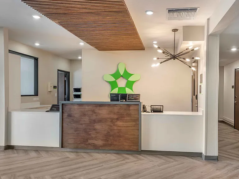 4060 Center Park Dr — Photo 1