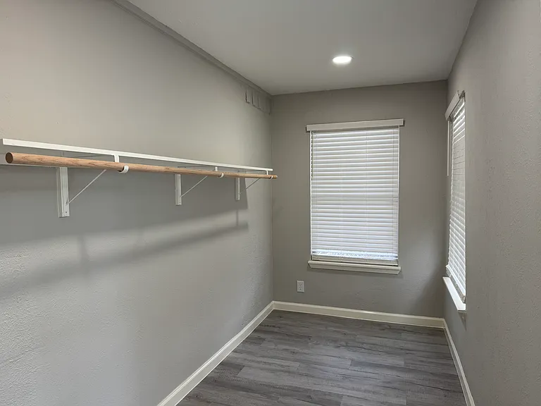 2214 Reever St — Photo 7