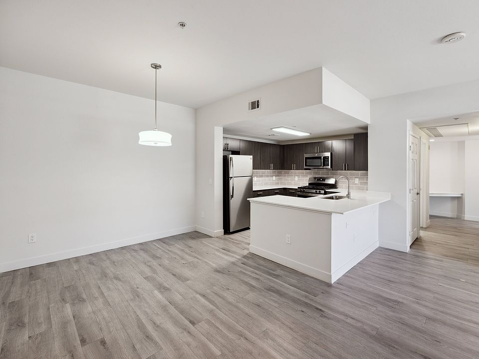 Colton Apartments 320 Conestoga Way Henderson NV Zillow