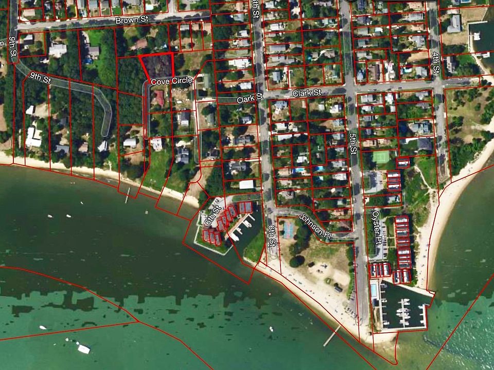 1st image of 640 Cove Cir