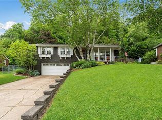 29 Thorncrest Dr, Pittsburgh, PA
