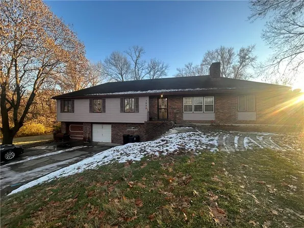 1933 N 62nd St, Kansas City, KS 66102