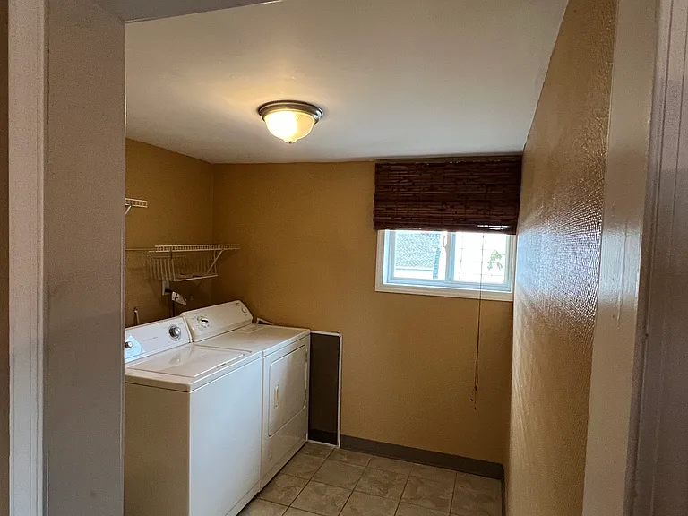 220 Clover Pl #2 — Photo 8