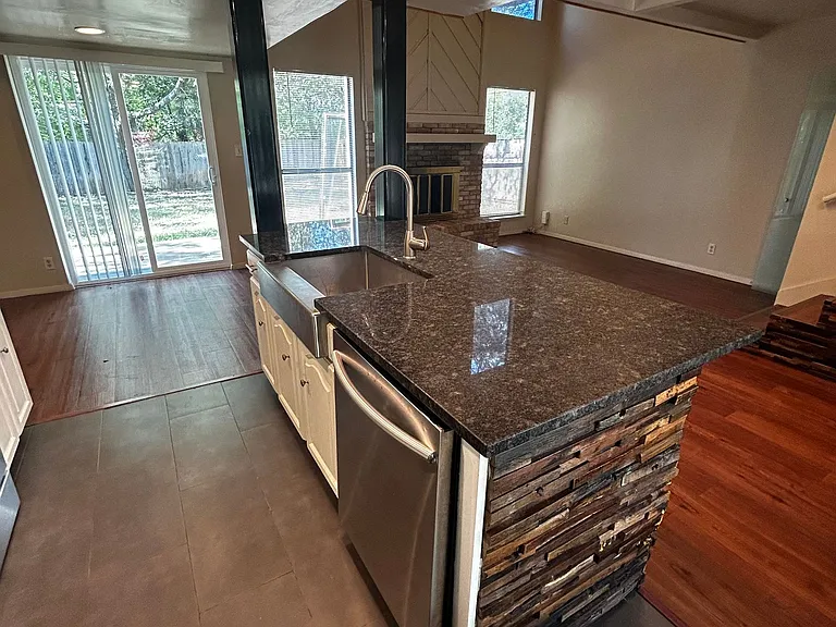 3901 Knollwood Dr — Photo 6