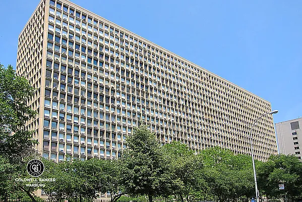 Rented by Coldwell Banker Warburg | media 7