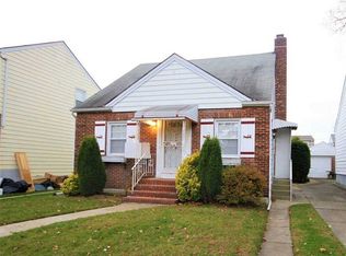 45-54 196th Pl, Flushing, NY 11358