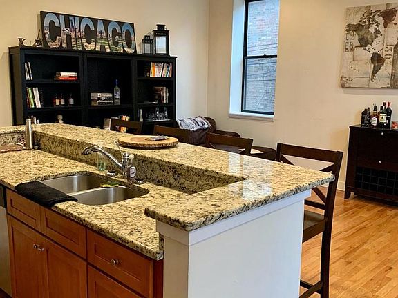 3rd image of 2041 W North Ave APT 1