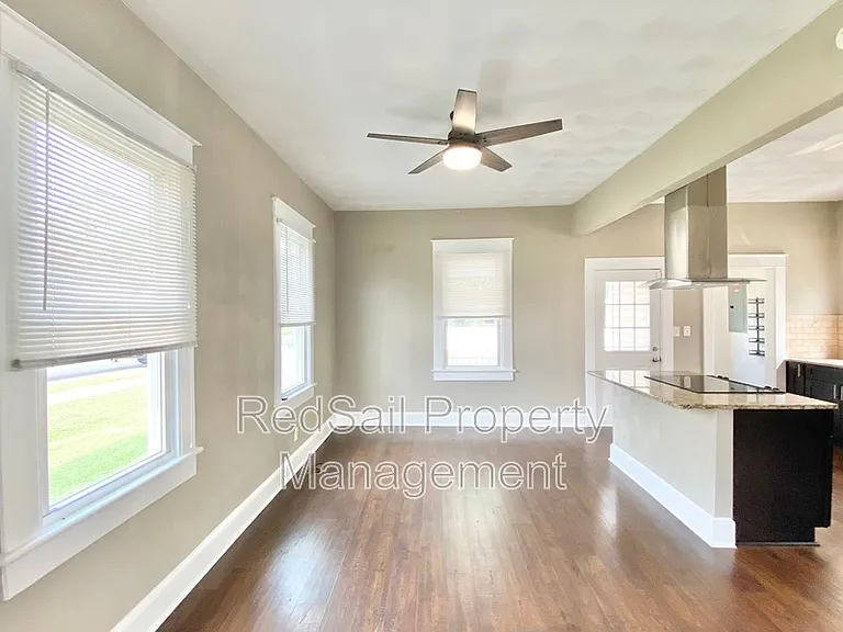 1708 Canton Ave — Photo 7