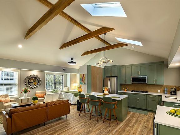 2nd image of 1668 N Druid Hills Rd NE