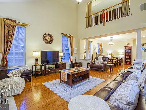 4th image of 26 Schindler Ct