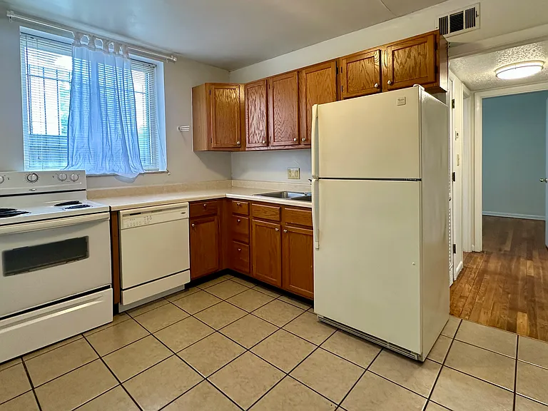 749 Bryden Rd #C — Photo 3