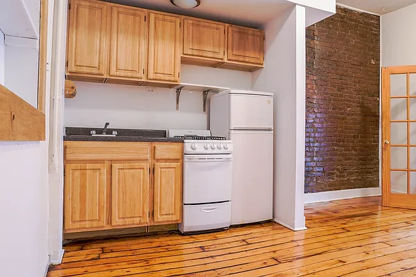 Rented by Metropolitan Property Group | media 33