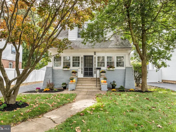 97 S Forest Rd, Springfield, PA 19064