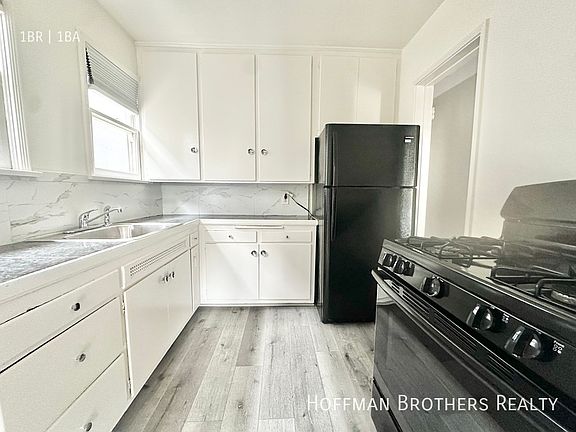 3rd image of 6859 Willoughby Ave #1A