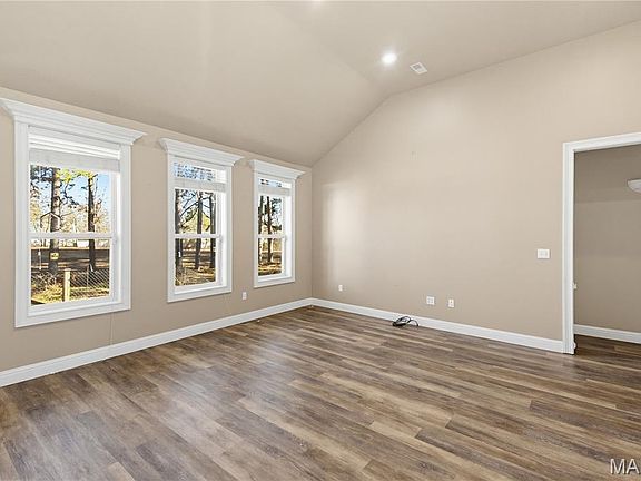 5th image of 179 Autumn Breeze Rd