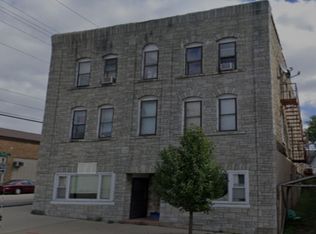 19 E State St APT 4, Hartford, WI 53027