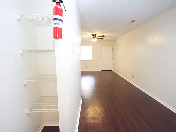 5th image of 105 Bearwood Dr APT L