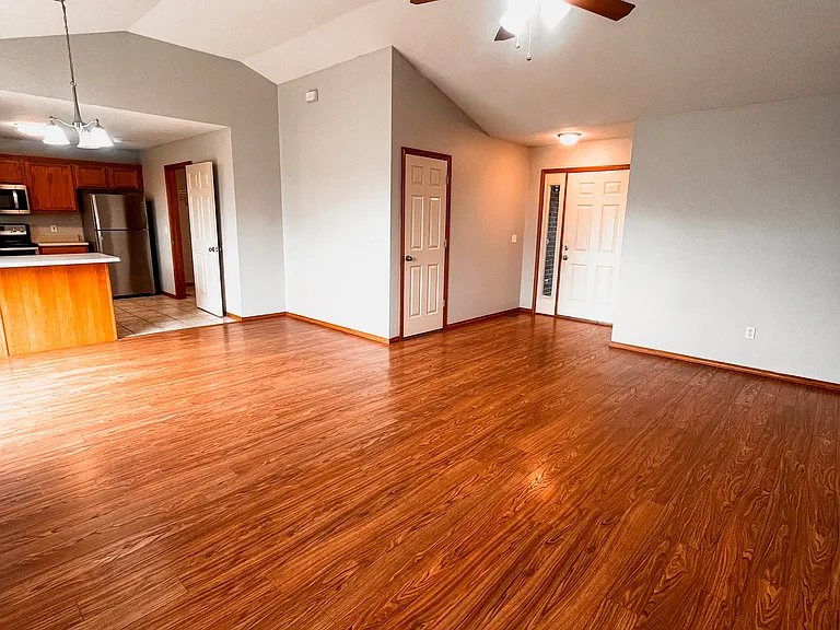765 Stanford Ct — Photo 6
