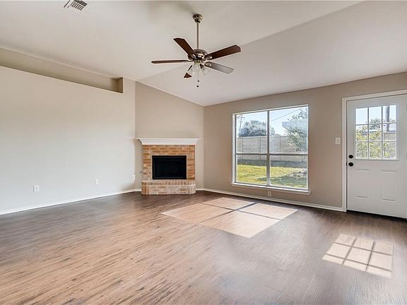3rd image of 7405 Fossil Hill Dr
