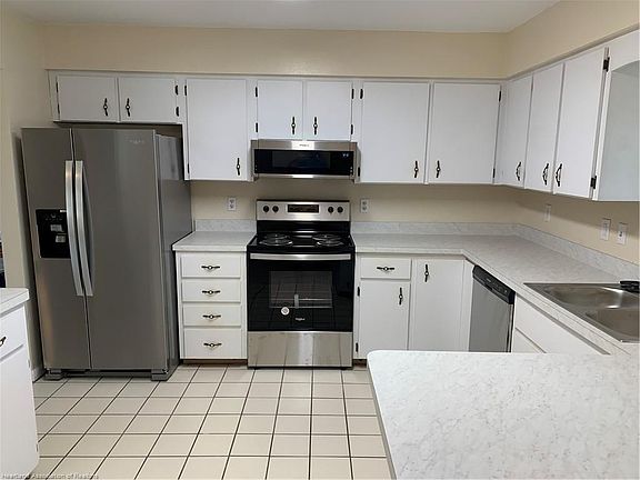 2nd image of 2128 W Hibiscus Rd