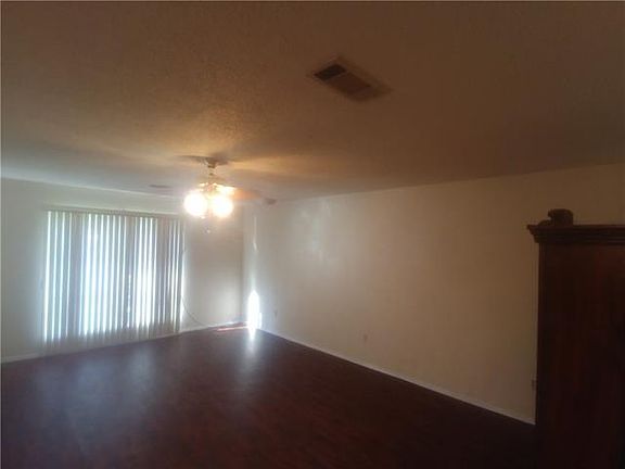 3rd image of 105 Felder Dr