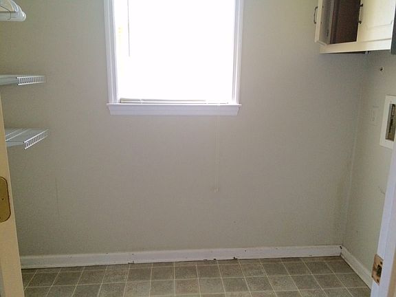 Laundry room, with built-in shelving