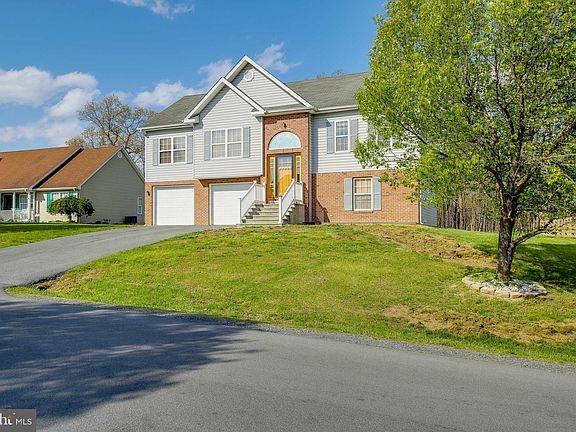 3rd image of 106 Lusitano Ln