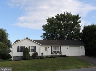 42 Fulton Ave, Charles Town, WV 25414