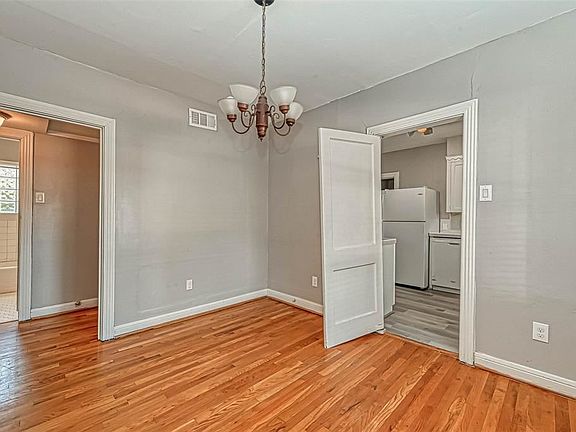 3rd image of 1821 W Vassar St #3