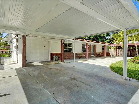 5th image of 470 NE 127th St #470