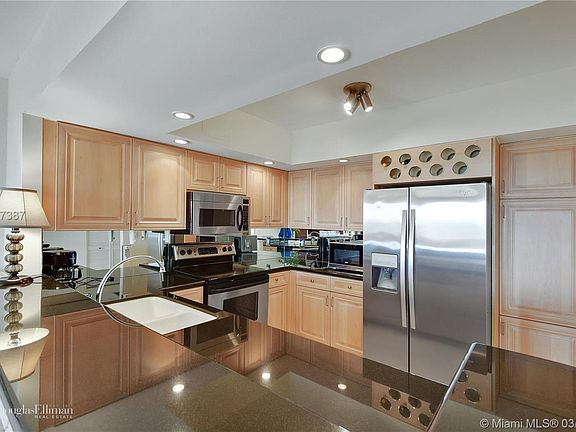 4th image of 5600 Collins Ave APT 11F