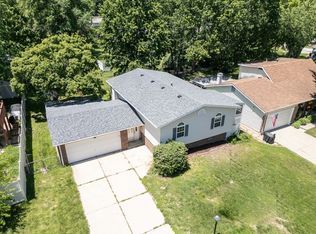 10 Tracy Dr, Saint Peters, MO 63376