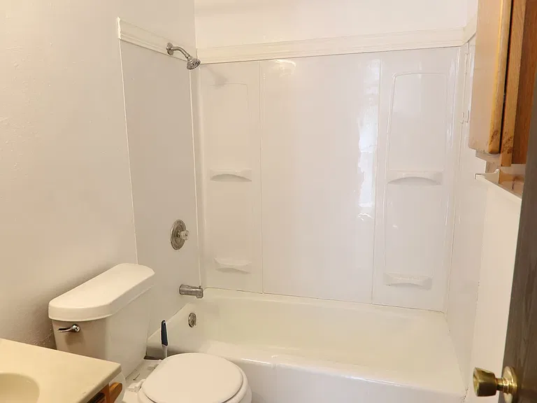 713 Halbert St — Photo 13