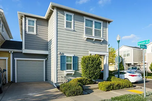 983 Aston Cir Photo 1