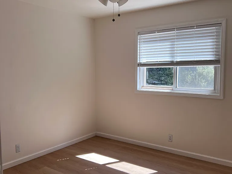1230 Burkette Dr — Photo 10