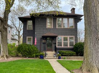 1211 Griffith Rd, Lake Forest, IL 60045