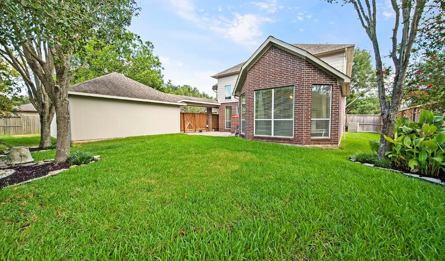 4 bed, 3.5 bath, 3674 sqft, $4,100 — Photo 4