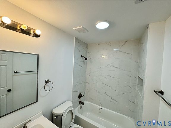 5th image of 2922 Lincoln Ave