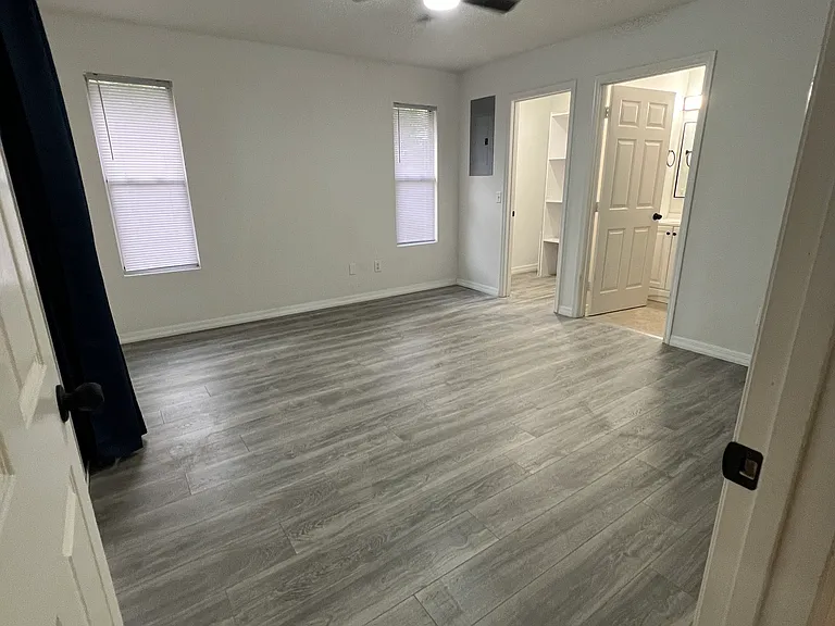 243B Harp Ter — Photo 11