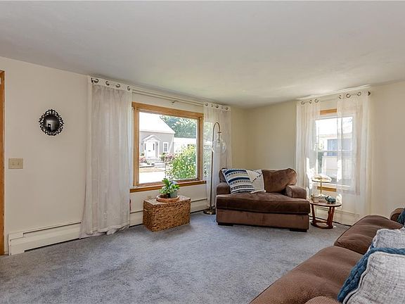 4th image of 39 Fairview Ave