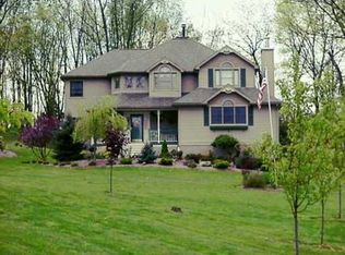 45 Green Meadow Rd, Florida, NY 10921