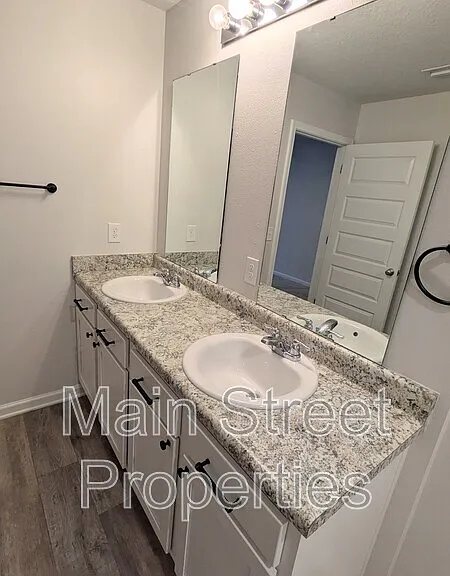 10557 Queens Gate Cir — Photo 28