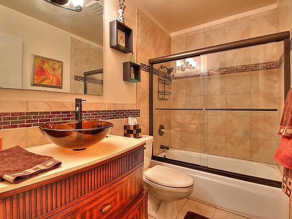 5th image of 131 Corkwood Ct