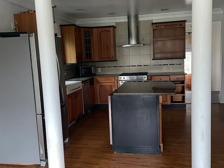 427 Kenwood Ave #2 — Photo 2