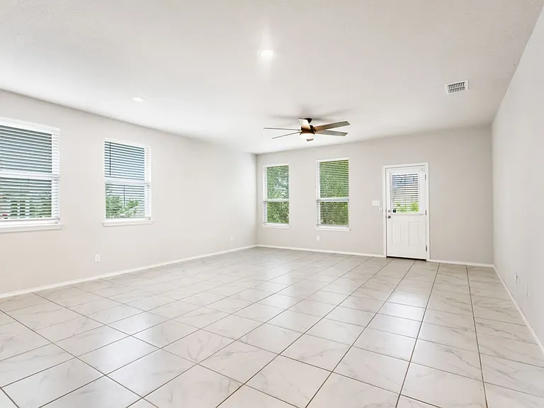5042 Italica Rd — Photo 8