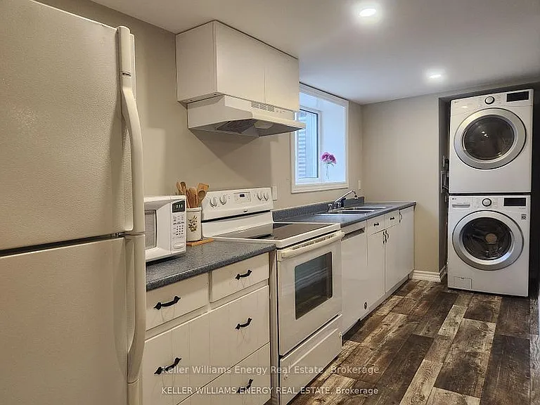737 Law St #LOWER — Photo 6