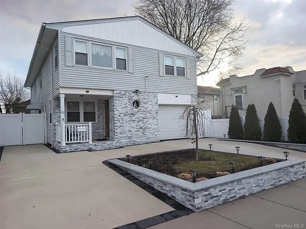 (undisclosed Address), Long Beach, NY 11561