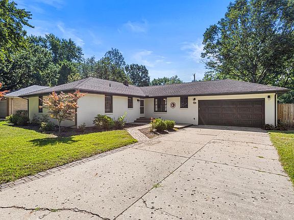 2nd image of 1107 Foothill Dr