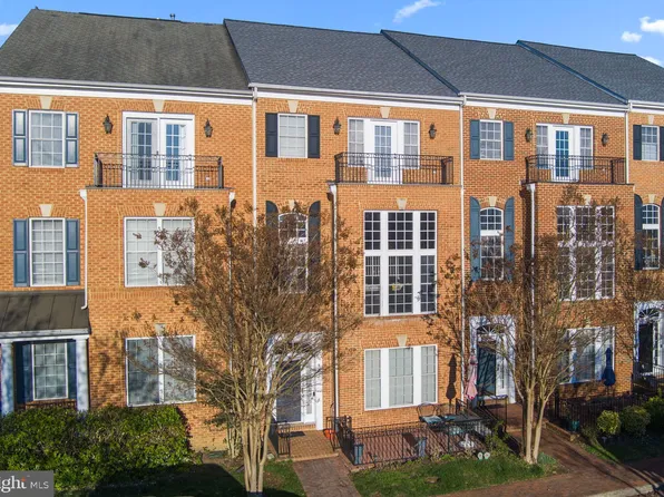 751 Vestal St, Woodbridge, VA 22191