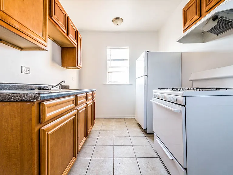 8200 S Ingleside — Photo 12